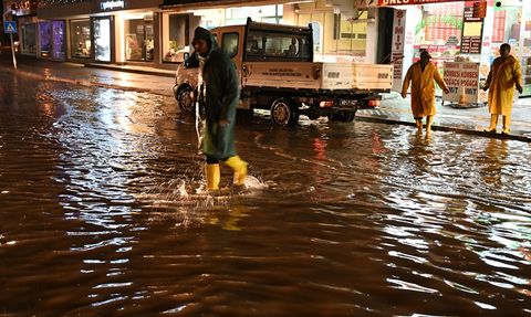 Osmaniye'de Sağanak Yağış Hayatı Olumsuz Etkiledi