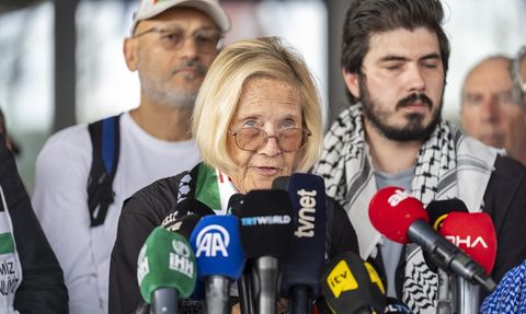 Özgürlük Filosu Aktivistleri İsrail'deki Kötü Muameleyi Anlattı