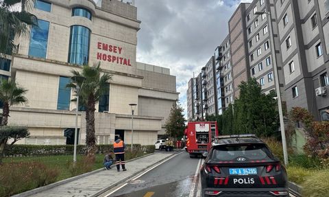 Pendik'te Özel Hastanede Çatı Yangını