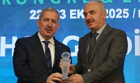 Rize'de Uluslararası Ticaret ve Ekonomi Zirvesi Düzenlendi