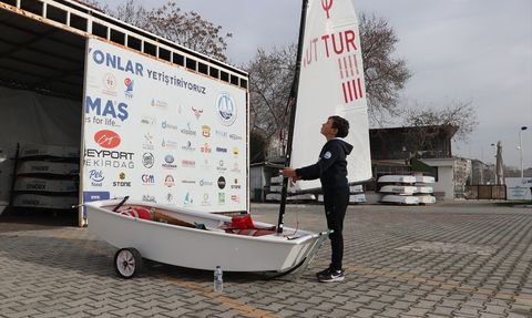 Rüzgar Uzel Balkan Şampiyonası'nda Madalya Arıyor