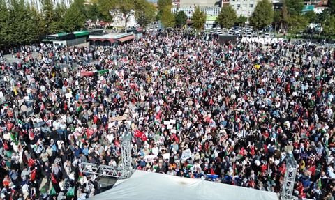 Sakarya'da Filistin İçin Birlik Yürüyüşü Gerçekleşti