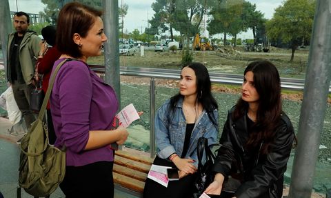 Samsun'da Tramvayda Meme Kanseri Farkındalık Çalışması