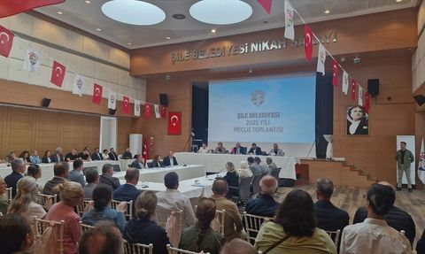 Şile Belediye Meclisi'nde Borçlar ve Festival Sorunları Görüşüldü