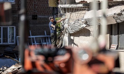 Sındırgı'da Deprem Enkaz Kaldırma İşlemleri Tamamlandı