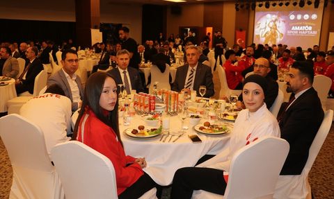 Sivas'ta 'Zirvedeki Yiğidolar' Ödül Töreni Yapıldı