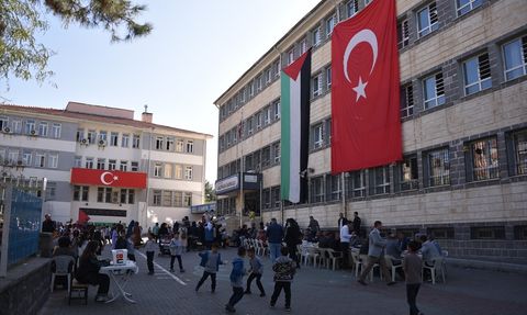 Siverek’te Gazze İçin Kermes Düzenlendi