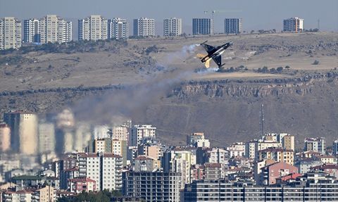 SOLOTÜRK Kayseri'de Büyüleyici Gösteri Uçuşu Gerçekleştirdi