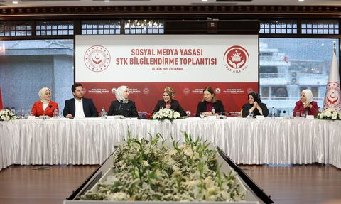Sosyal Medya Düzenlemesi İçin Toplantı Düzenlendi