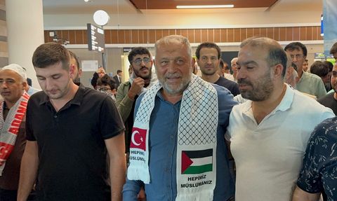 Sumud Filosu Aktivisti Turunç, Mersin'de Coşkuyla Karşılandı