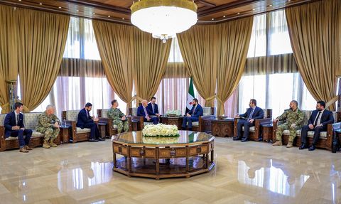 Suriye Cumhurbaşkanı Ahmed Şara, ABD Yetkilileriyle Bir Araya Geldi