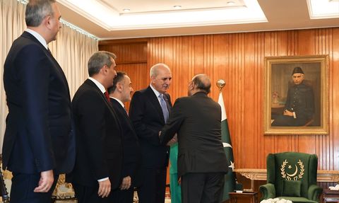 TBMM Başkanı Kurtulmuş, Pakistan Cumhurbaşkanı Zerdari ile Görüştü