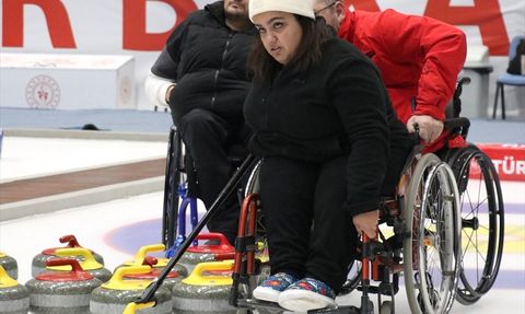 Tekerlekli Sandalye Curlingde Ay-Yıldızlı Forma Mücadelesi