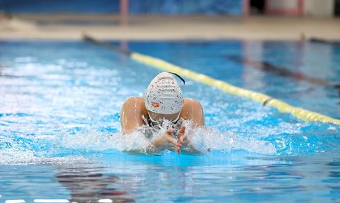 Tokyo'da Madalya Mücadelesi: İşitme Engelli Yüzücülerimiz İdil ve Irmak