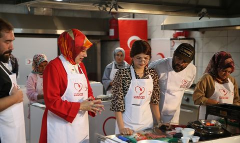 Türk Kızılay, Adıyaman'da Kadınlara Aşçılık Eğitimi Verdi