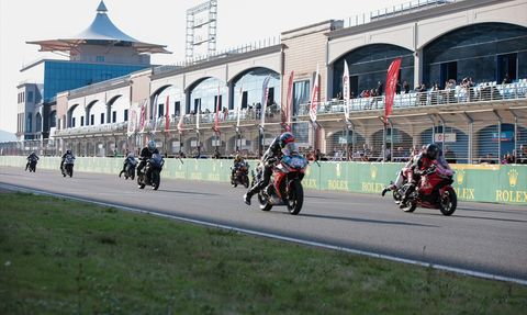 Türkiye ve Balkan Motosiklet Birliği Avrupa Pist Şampiyonaları İstanbul'da Gerçekleşti