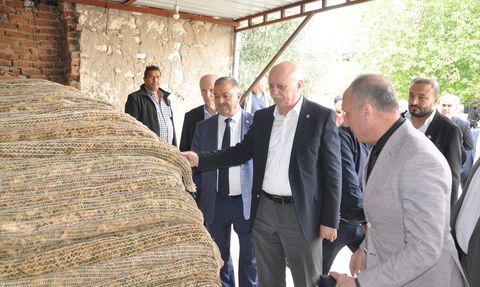 TZOB Genel Başkanı Bayraktar İzmir'de Tarım Üreticilerini Ziyaret Etti