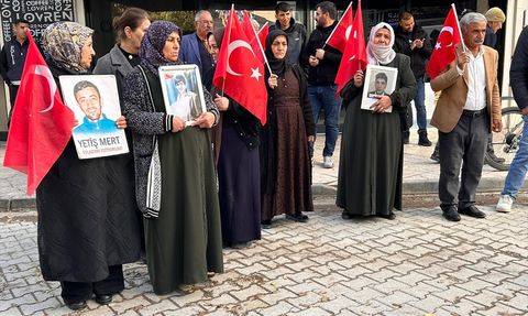 Vanlı Ailelerin Eylemi Devam Ediyor