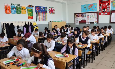 Vanlı Öğrencilerden Gazze'ye Destek Koreografisi
