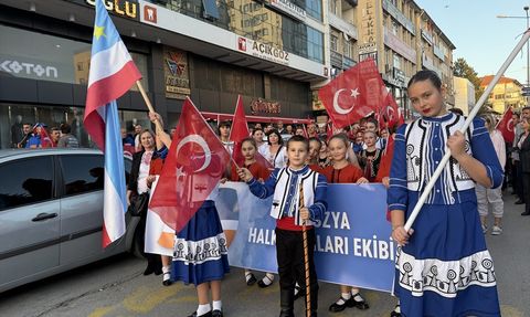 Yozgat'ta 1. Uluslararası Halk Dansları Şenliği Coşkuyla Başladı
