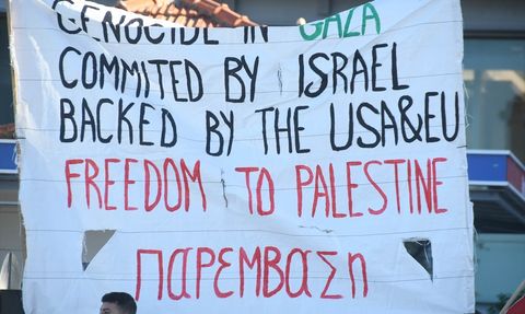 Yunanistan'da Kruvaziyer Protestosu