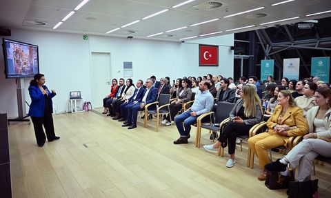 Yunus Emre Enstitüsü Parfüm Etkinliği ile Kültürel Zenginliklere Işık Tutuyor