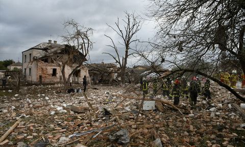 Zelenskiy'den Saldırı Açıklaması: Ruslar 500 İHA ve 50 Füze Kullandı