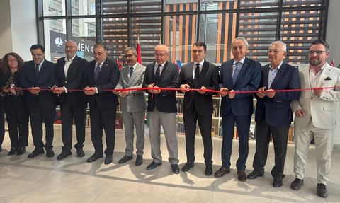 Antalya Kütüphanesi'nde Azerbaycan Seçkisi Açıldı