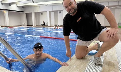 Down Sendromlu Kayra'nın Yüzme Serüveni