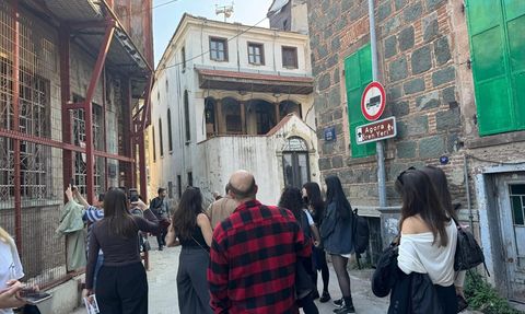 İzmir'deki Öğrenciler Yapay Zeka ile Sanatı Buluşturuyor