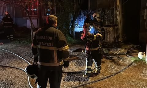 Karabük'te Apartmanda Yangın Paniği