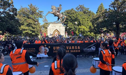 Samsun'da Lösemili Çocuklar Haftası İçin Farkındalık Yürüyüşü