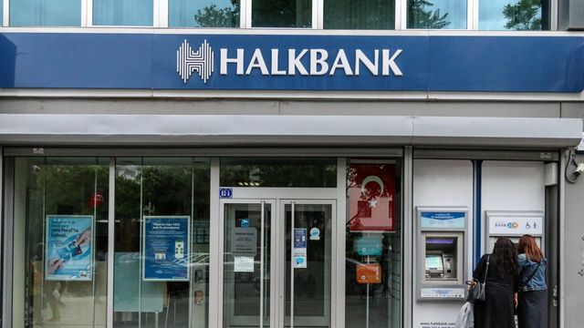 30 Bin TL ek zam şakır şakır hesaplara yatıyor! Emekli memur asgari ücretli fark etmez