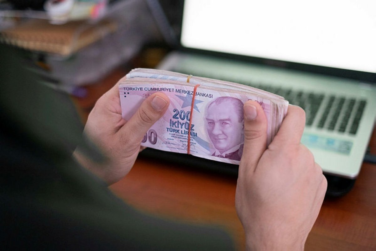 1 – 3 Mayıs tarihlerinde emekliler ATM’den ödemelerini çekebilecek! 33 Bin TL trink hesapta