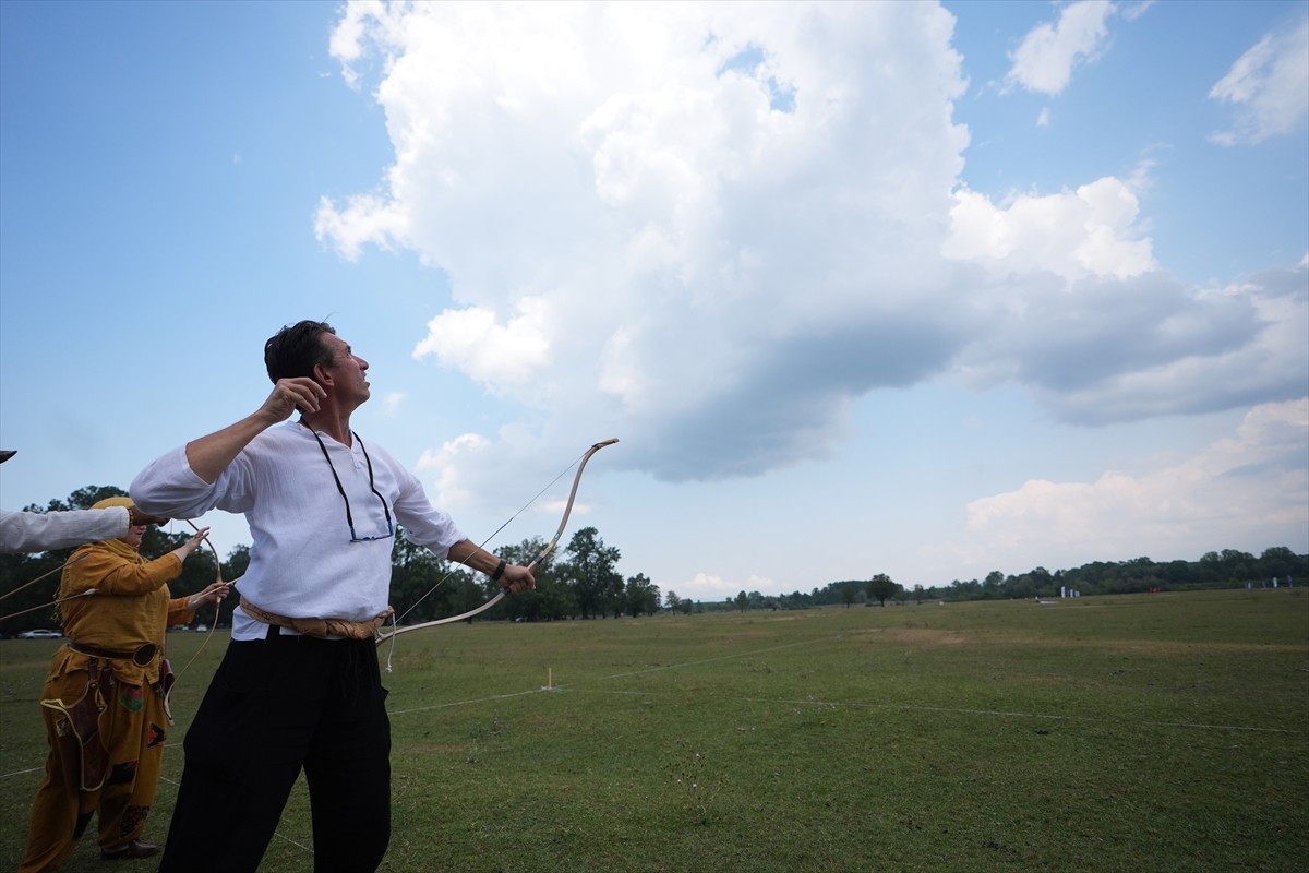 2019'da federasyonlaşan Geleneksel Türk Okçuluğunda  21 bin lisanslı sporcuya, 600'den fazla...
