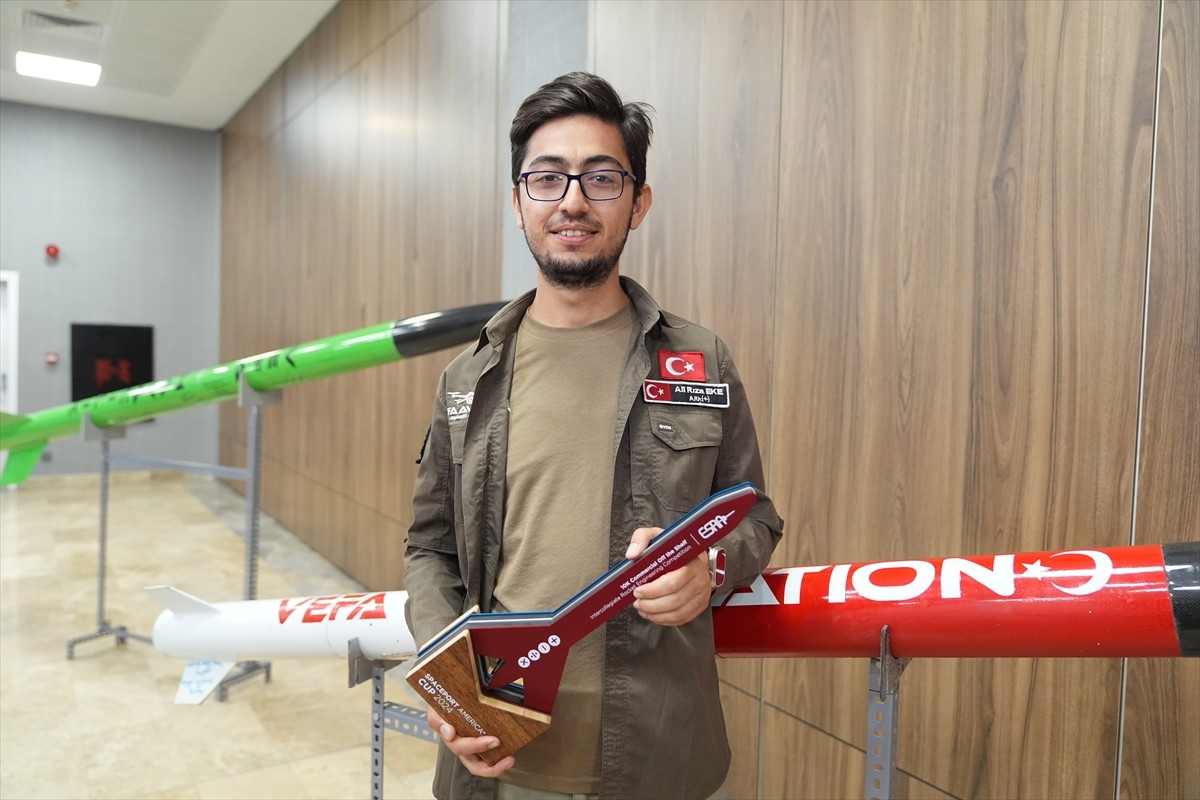 ABD'de düzenlenen dünyanın en büyük roket mühendisliği yarışması "Spaceport America Cup'24"te...