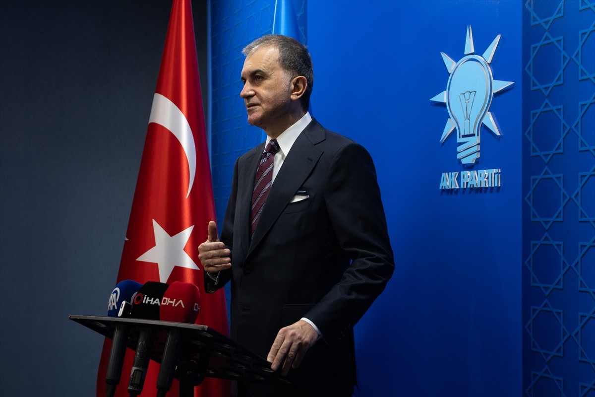 AK Parti Genel Başkan Yardımcısı ve Parti Sözcüsü Ömer Çelik, basın mensuplarına açıklama...