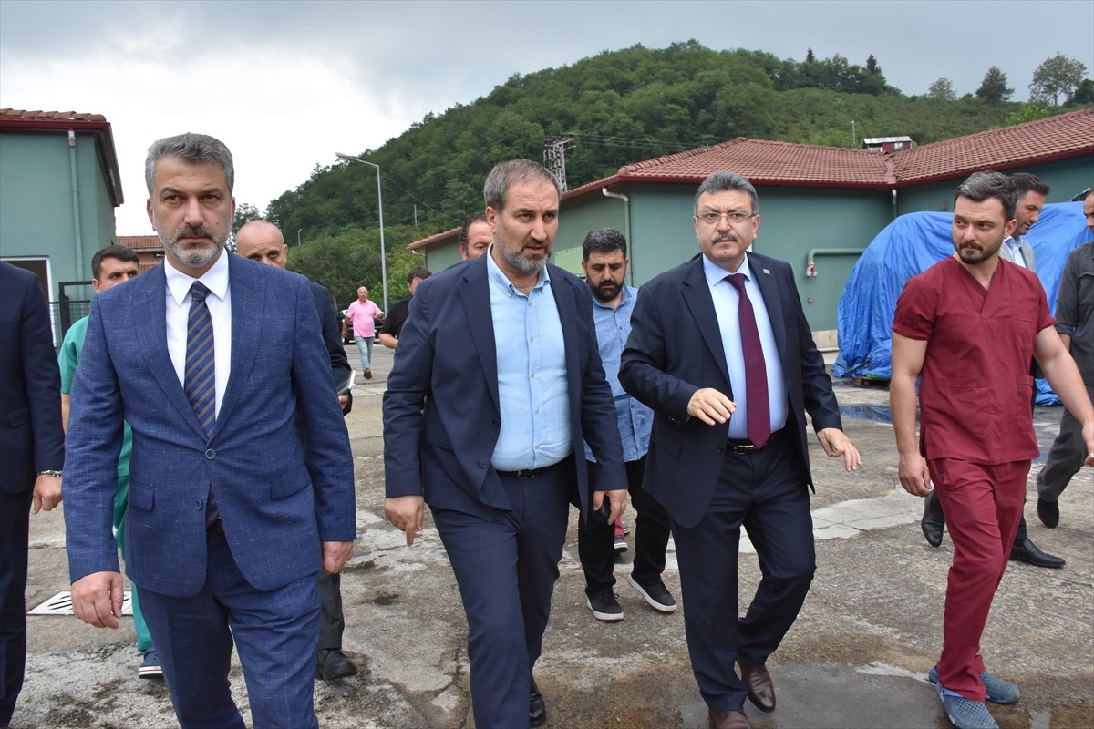 AK Parti Genel Başkan Yardımcısı ve Trabzon Milletvekili Mustafa Şen (fotoğrafta), Büyükşehir...