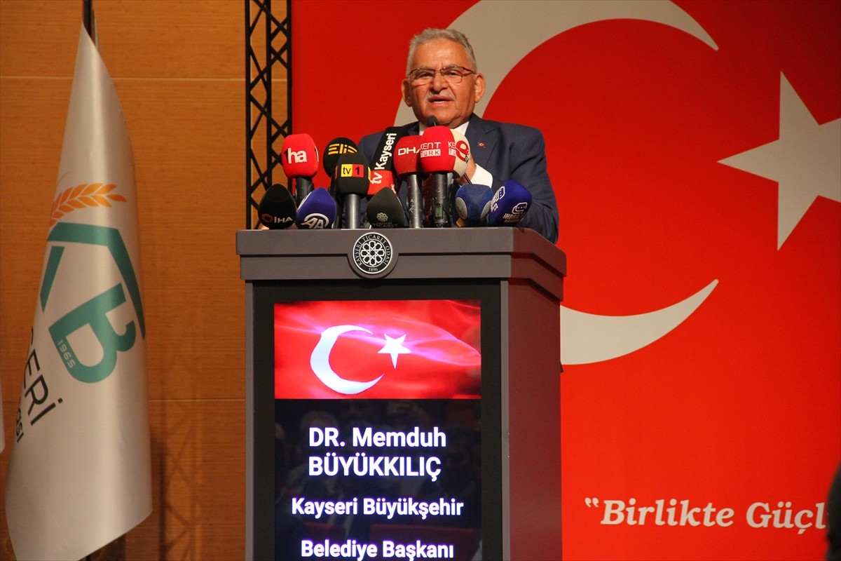 AK Parti Genel Başkanvekili Mustafa Elitaş, Kayseri Ticaret Odası (KTO) Konferans Salonunda...