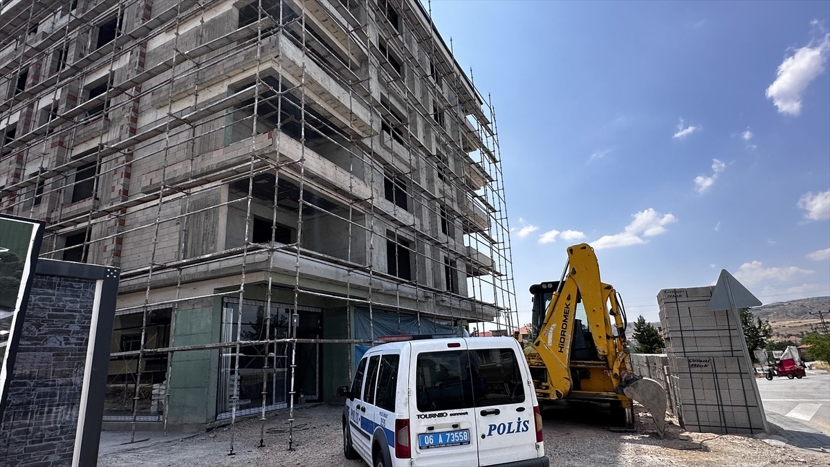 Ankara'nın Çubuk ilçesinde, inşaatın 6'ncı katından asansör boşluğuna düşen stajyer öğrenci...