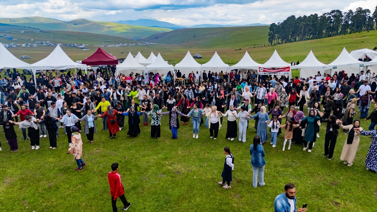 Ardahan'ın Göle ilçesinde üretilen kaşar peynirinin tanınırlığının artırılması amacıyla düzenlenen...