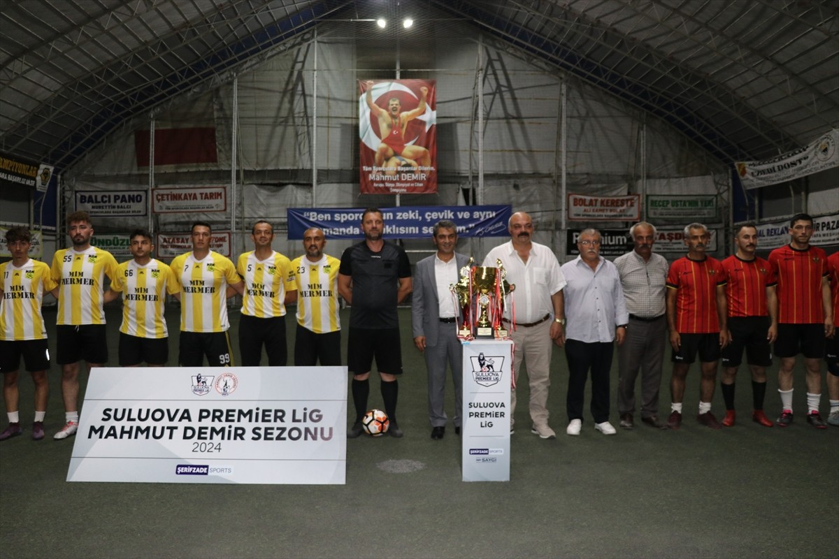 Atlanta 1996 Olimpiyatları'nda şampiyon olan eski milli güreşçi Mahmut Demir (sağda), Paris 2024...