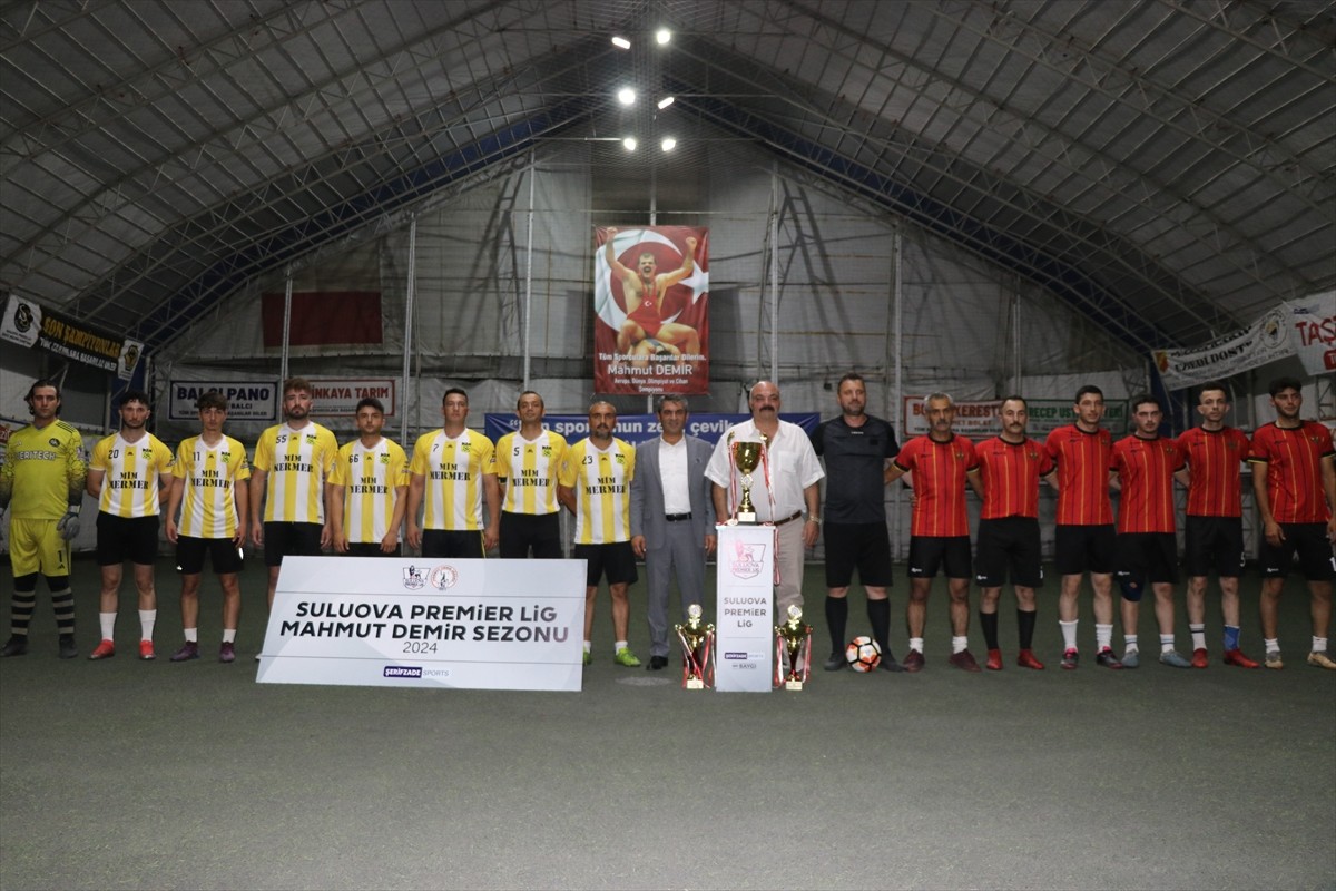 Atlanta 1996 Olimpiyatları'nda şampiyon olan eski milli güreşçi Mahmut Demir (sağda), Paris 2024...