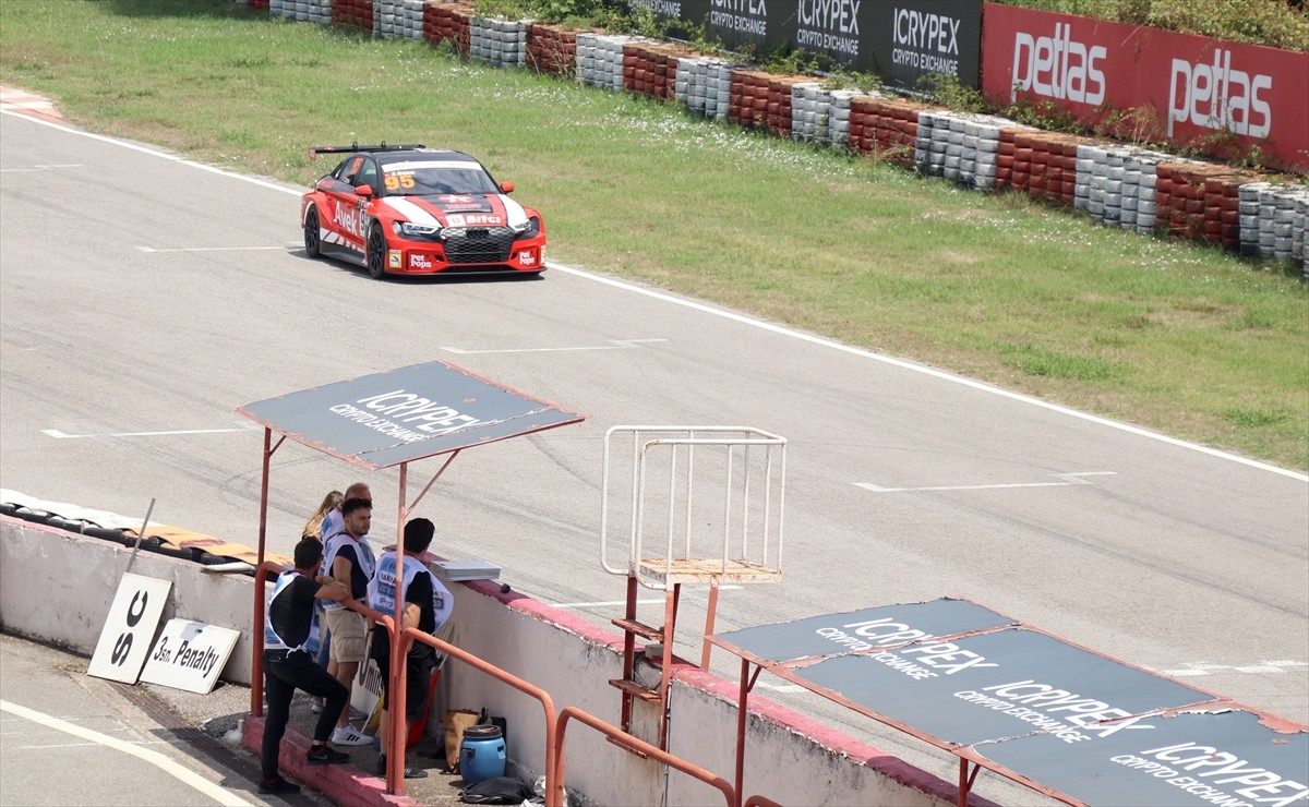 AVIS 2024 Türkiye Pist Şampiyonası 1. ayak yarışları, Kocaeli'de başladı. Kocaeli Otomobil Spor...