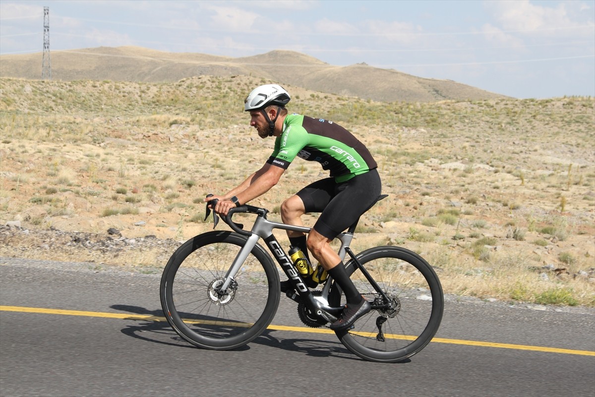 Bisiklet Milli Takımı, eylül ayında düzenlenecek Avrupa Şampiyonası ve Dünya Şampiyonası öncesi...