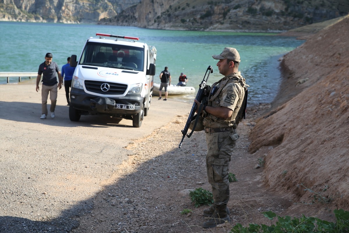 Bunaltıcı sıcakların yaşandığı yaz aylarında sulama kanalları, nehirler ve göletlerde yaşanan...