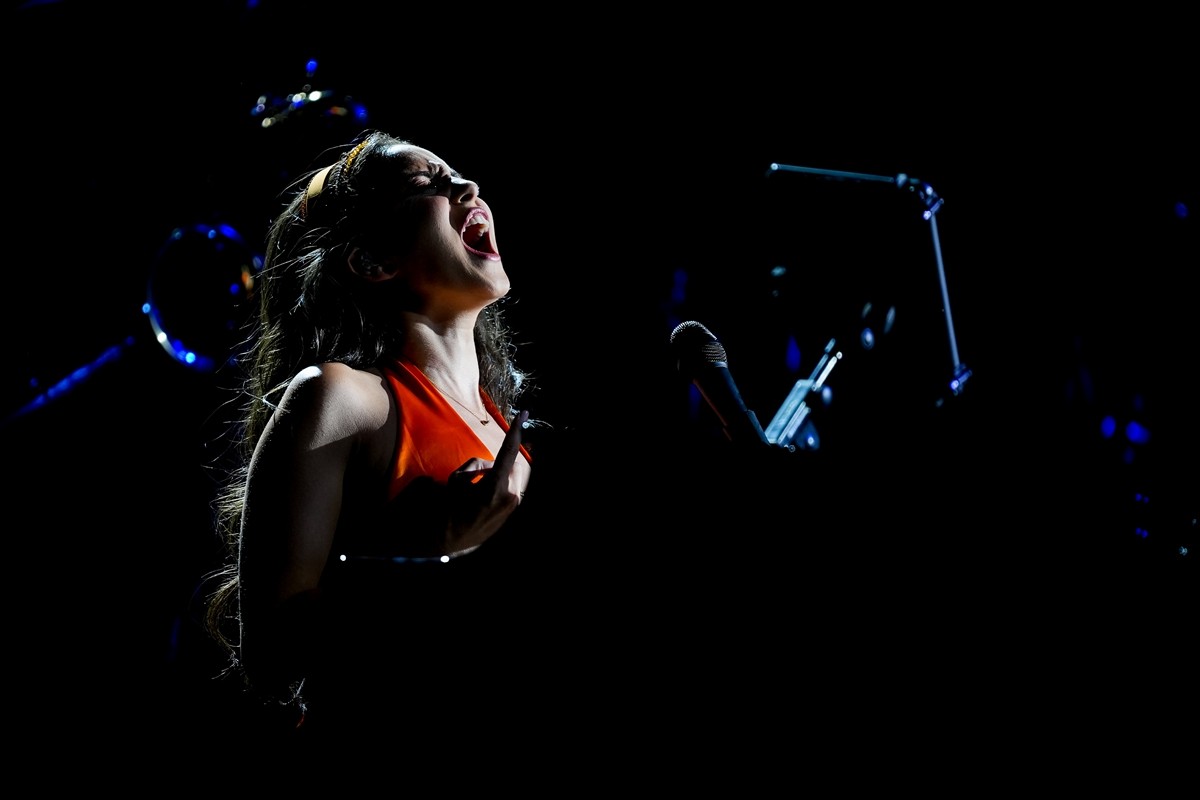 Caz, blues, pop, funk ve elektronik müziği modern tınılarla buluşturan piyanist, besteci, söz...