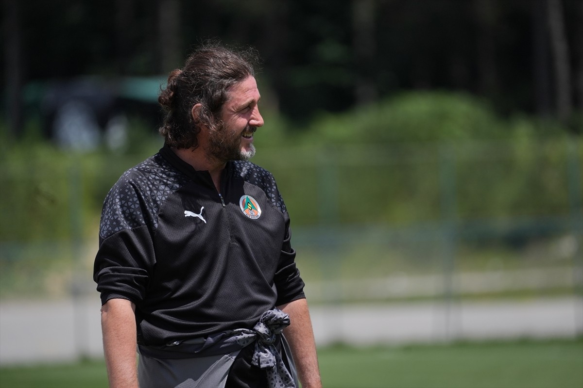 Corendon Alanyaspor, hazırlık maçında Gaziantep FK ile karşılaştı. Gaziantep FK'lı futbolcu Kacper...