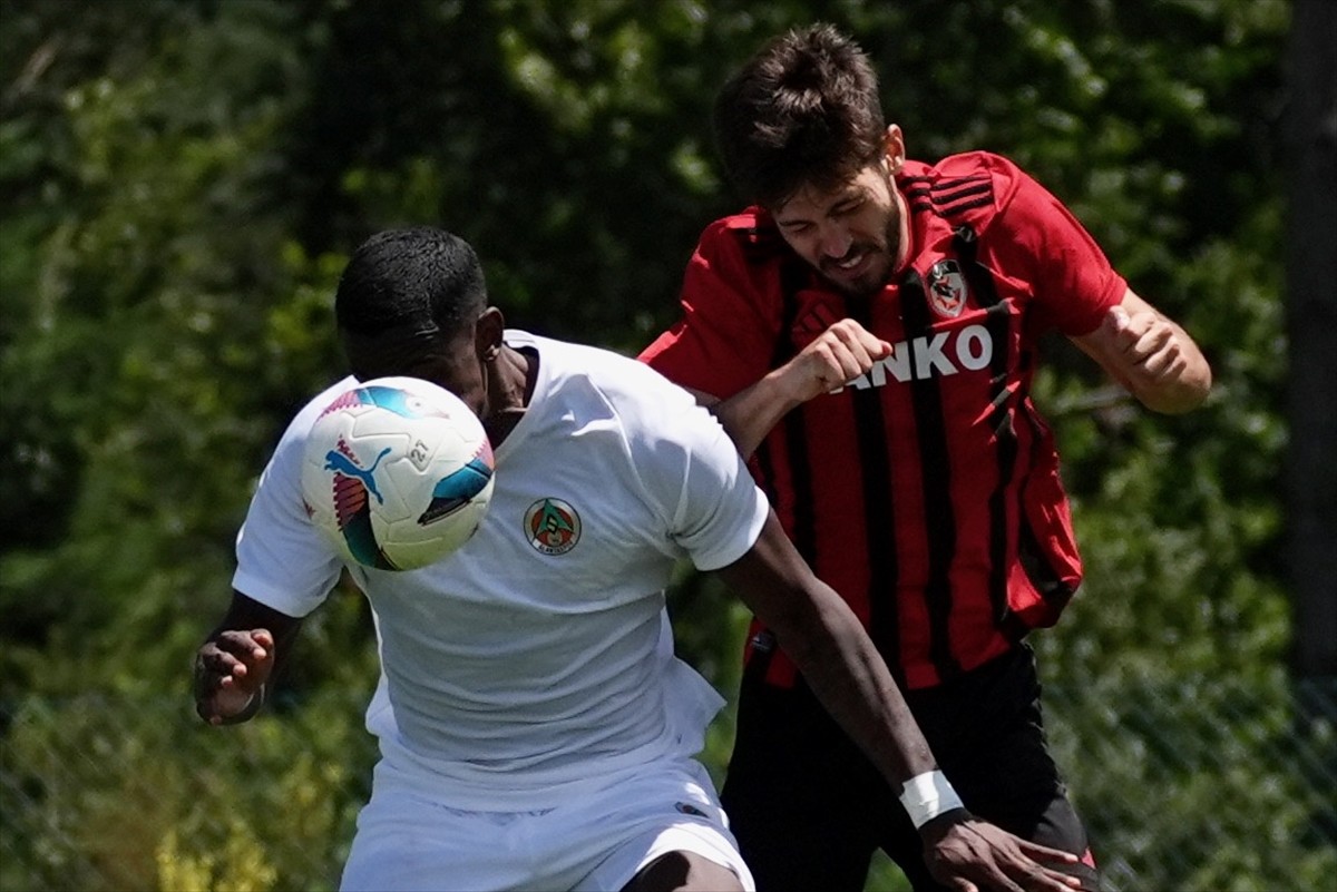 Corendon Alanyaspor, hazırlık maçında Gaziantep FK ile karşılaştı. Gaziantep FK'lı futbolcu Kacper...