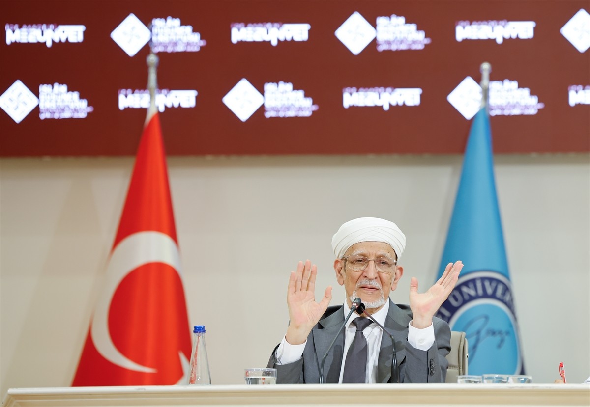 Cumhurbaşkanı Yardımcısı Cevdet Yılmaz, Gazi Üniversitesi Rektörlüğü'nde düzenlenen "Müslümanca...